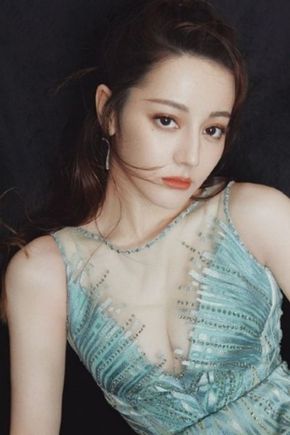 Chinese-actress-Dilraba