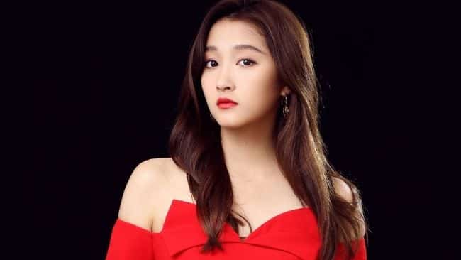 Chinese-actresses-Guan-Xiaotong